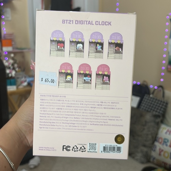 BT21 Cafe Clock. Unopened - Picture 3 of 4